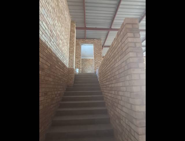 Factory property to rent in WEST TURFFONTEIN